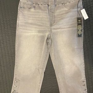 Diane Gilman denim pull on pedal pusher